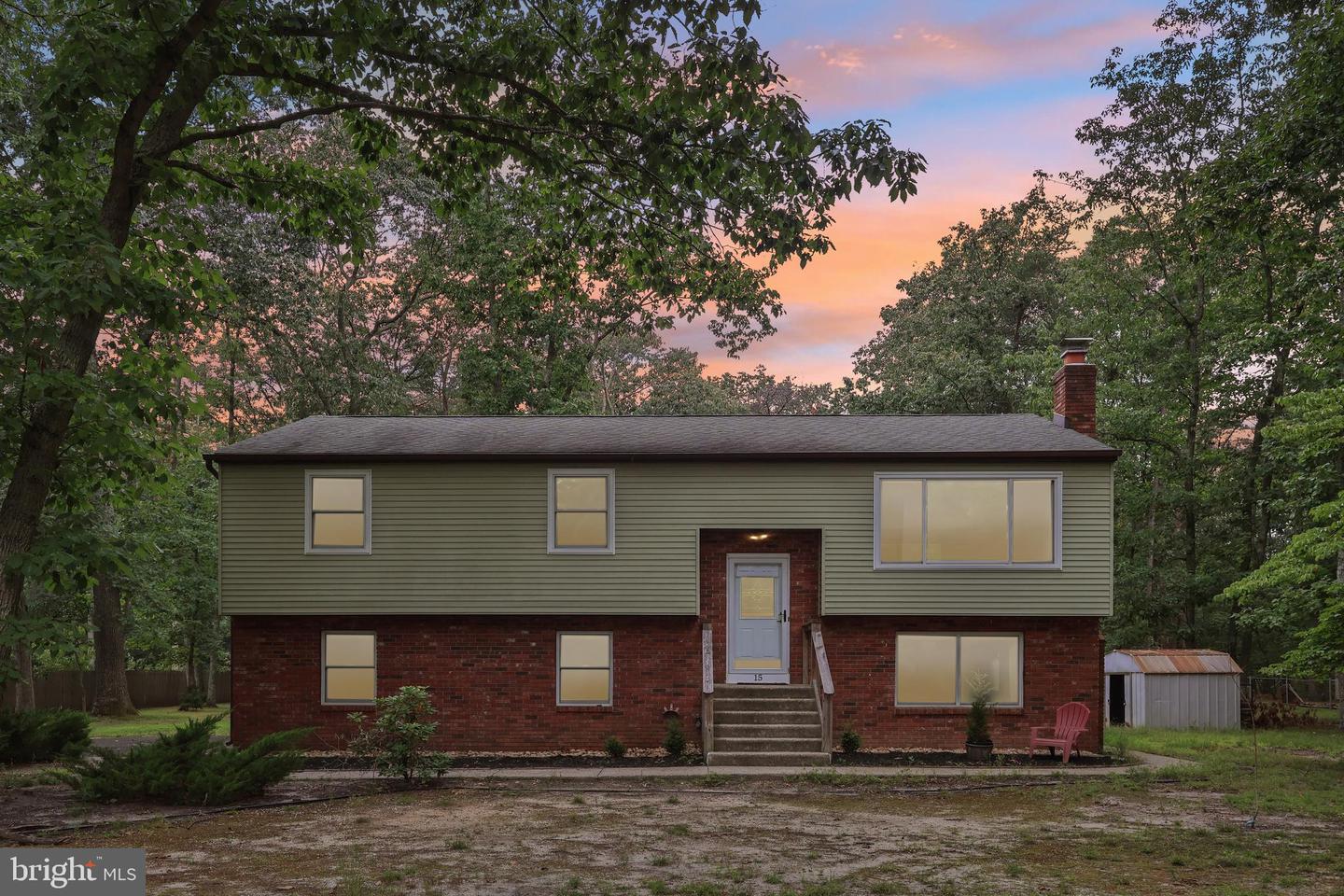 15 Elmwood Dr Property Photo 2