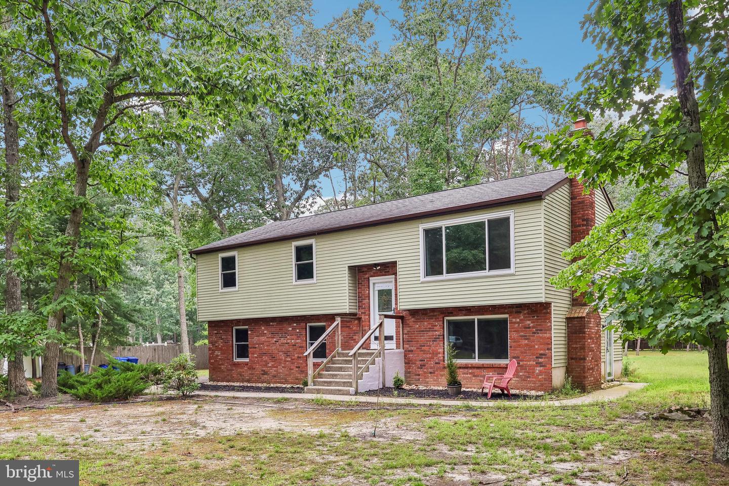 15 Elmwood Dr Property Photo 3