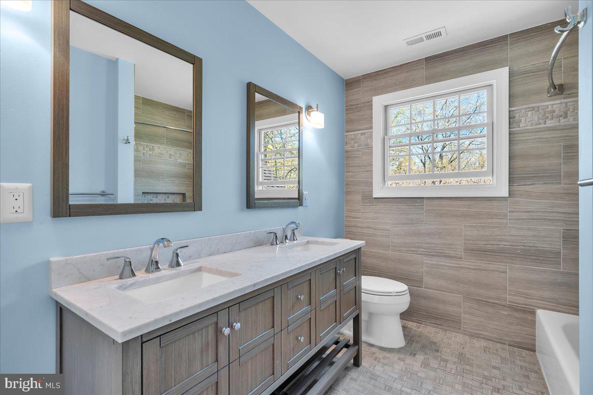 5 Hamilton Ct Property Photo 32