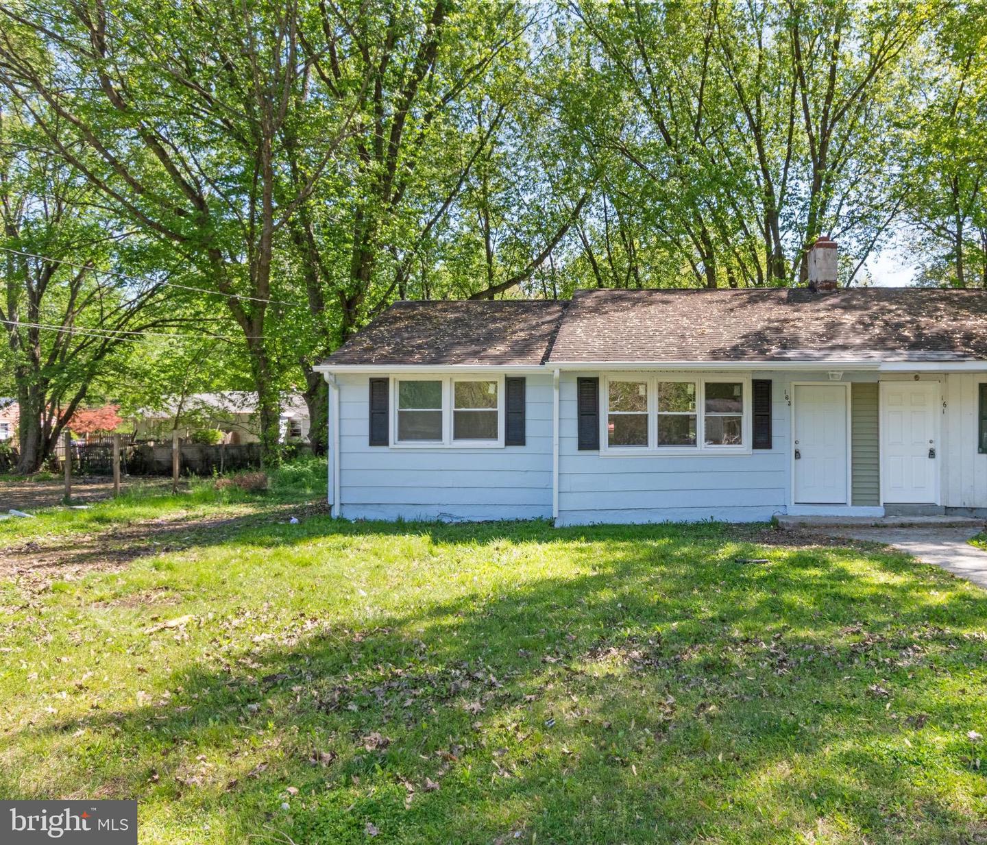 163 Kinsley Rd Property Photo 1
