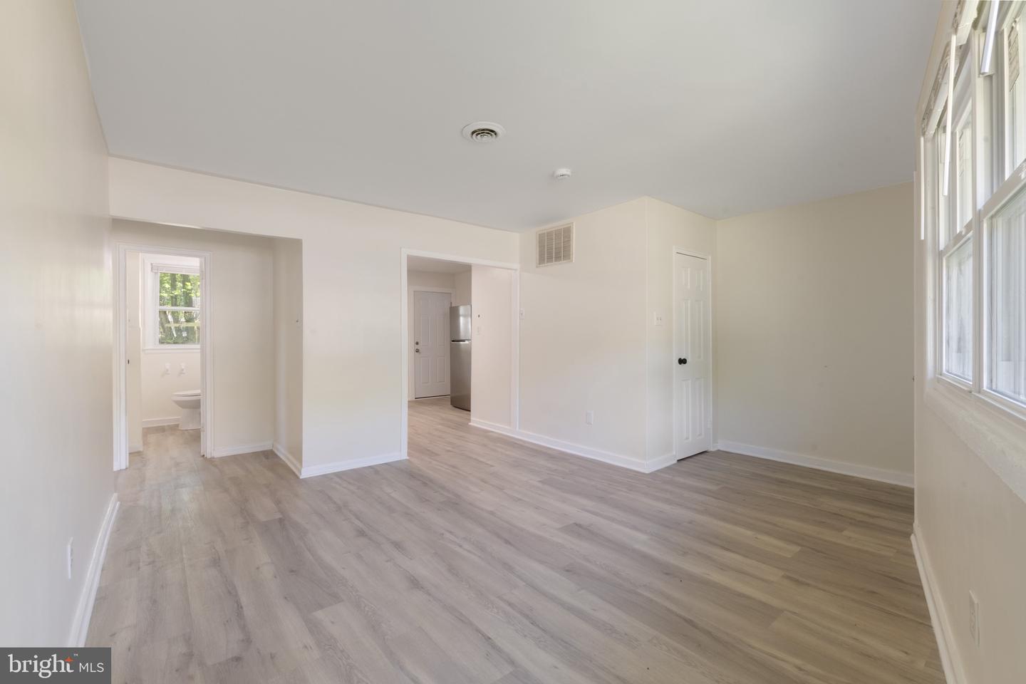 163 Kinsley Rd Property Photo 3