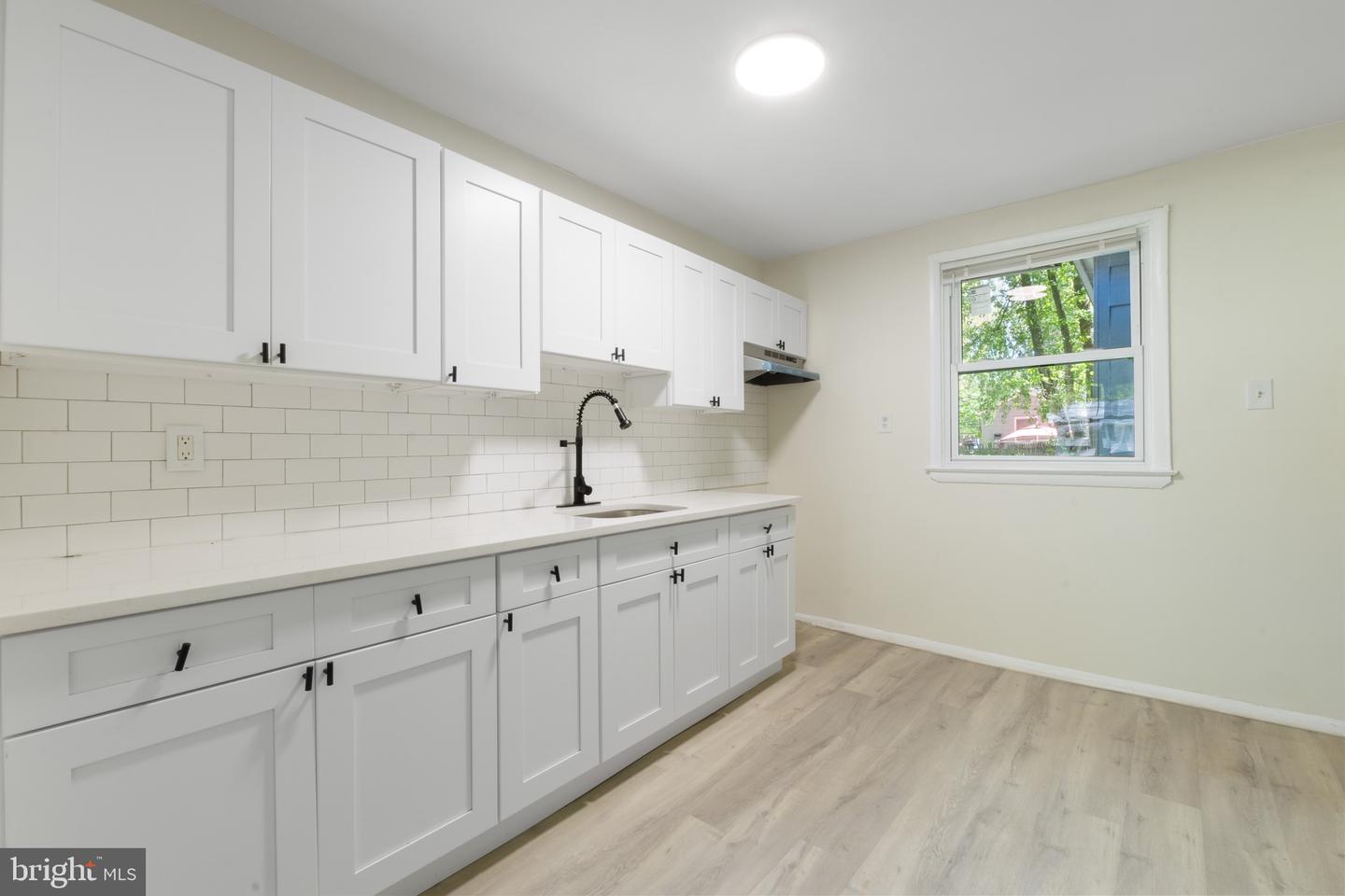 163 Kinsley Rd Property Photo 4
