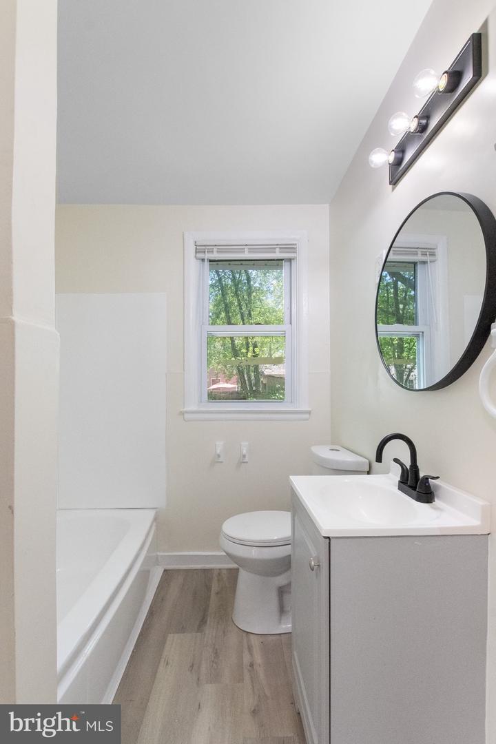 163 Kinsley Rd Property Photo 6