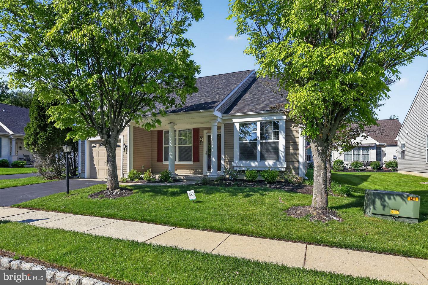 8 Impatiens Ct Property Photo 1