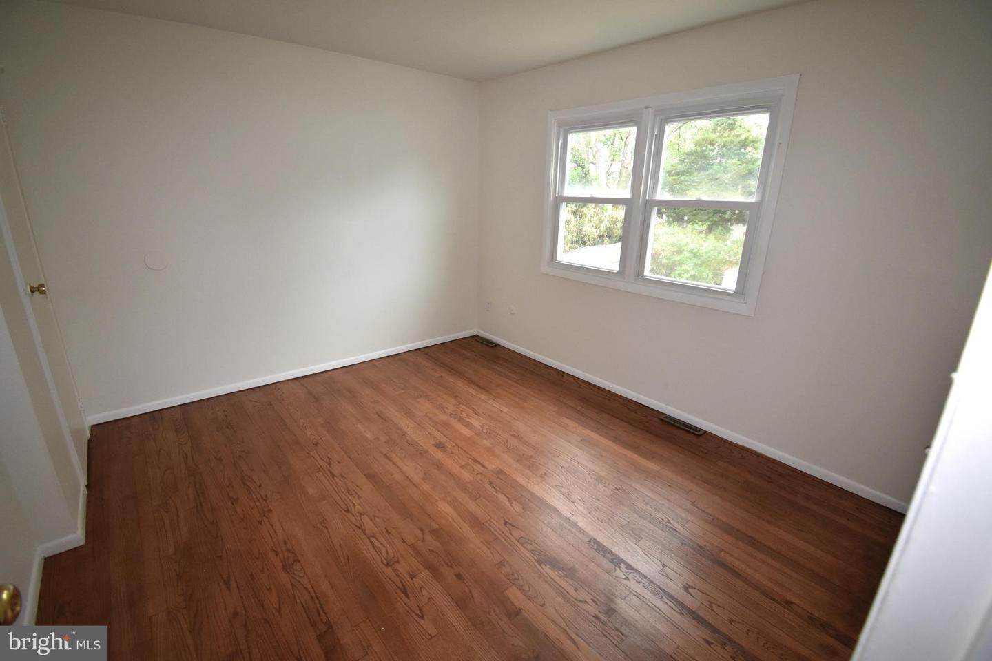 216 E Pearl St Property Photo 13