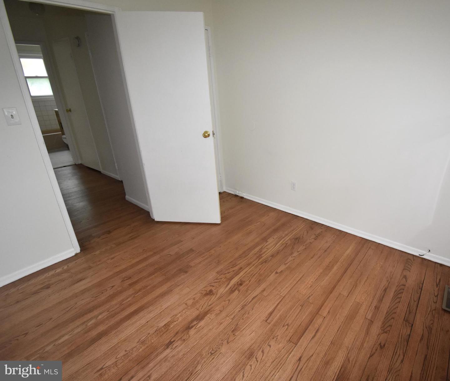 216 E Pearl St Property Photo 15