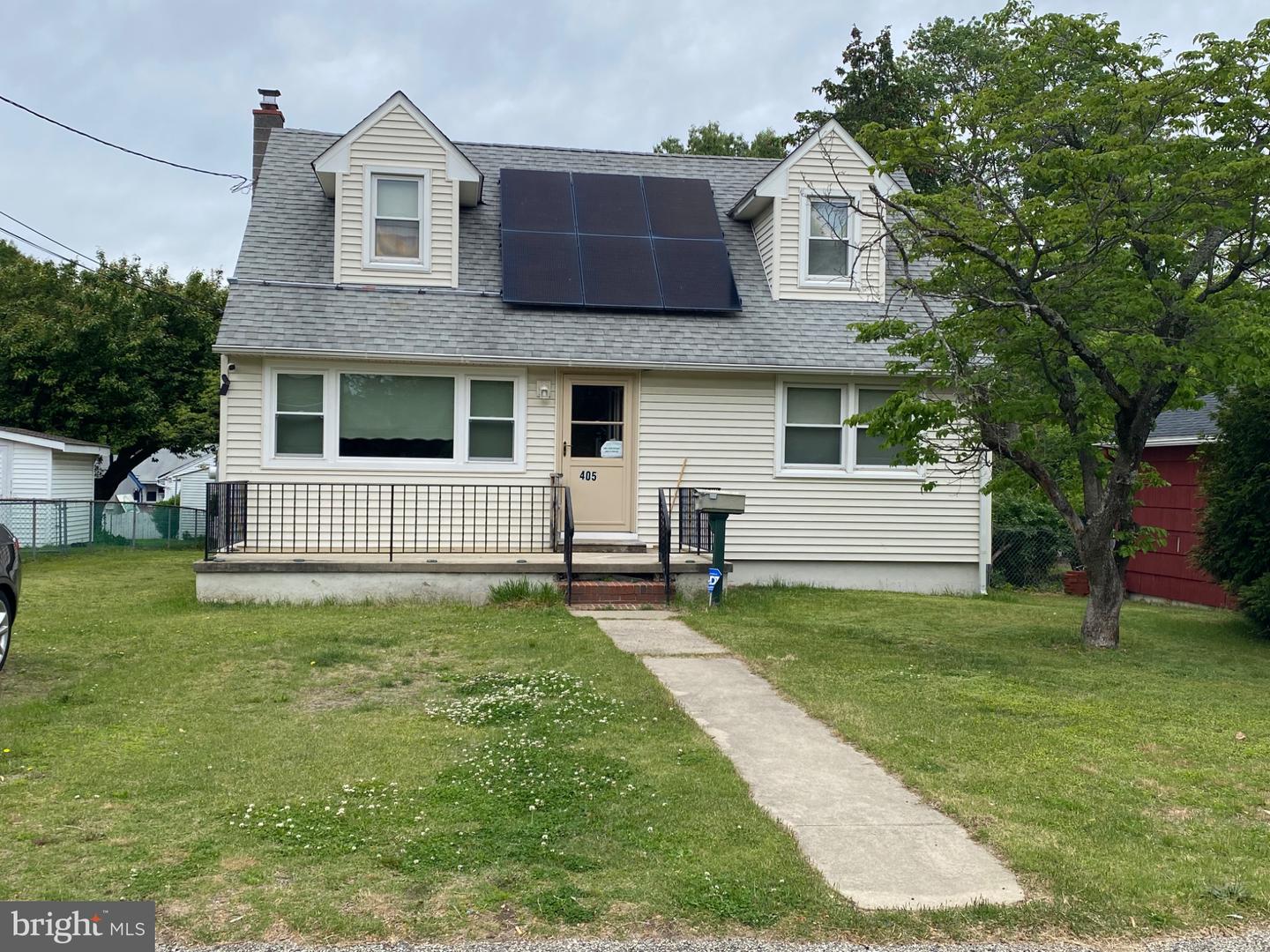 405 2nd St Property Photo 1
