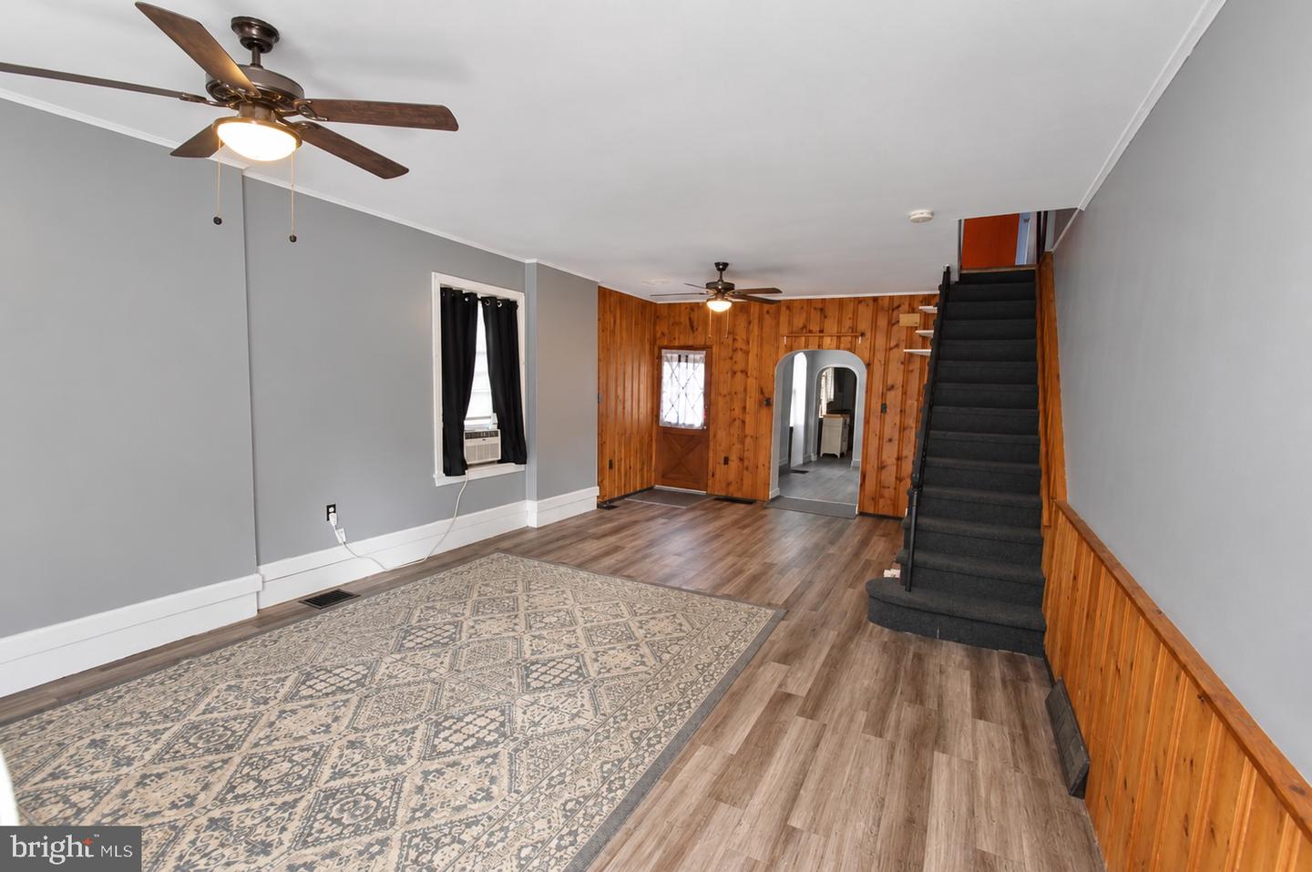 343 Penn St Property Photo 3