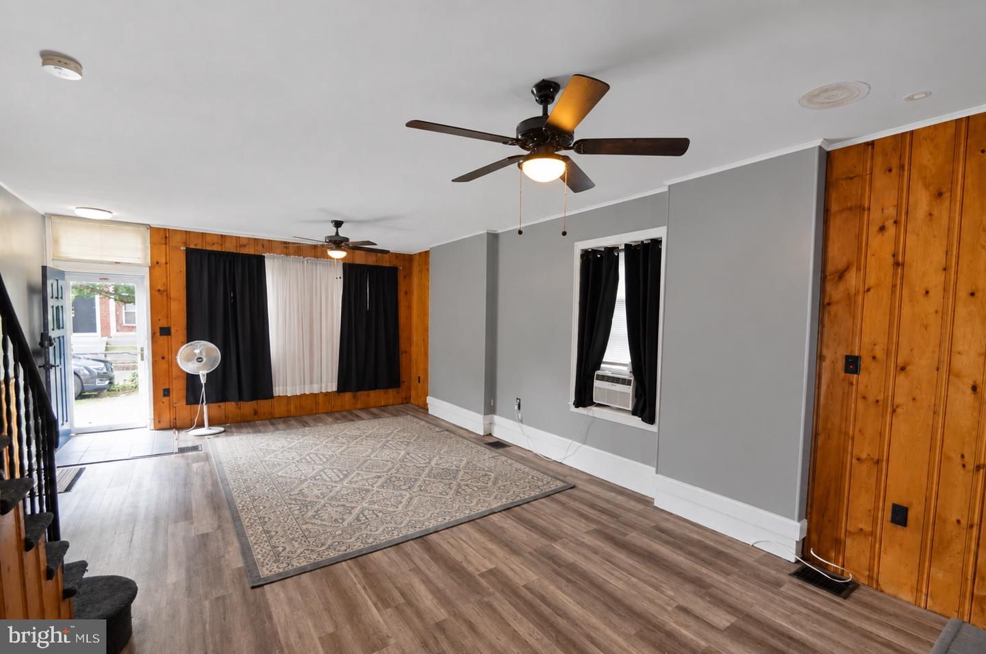 343 Penn St Property Photo 5