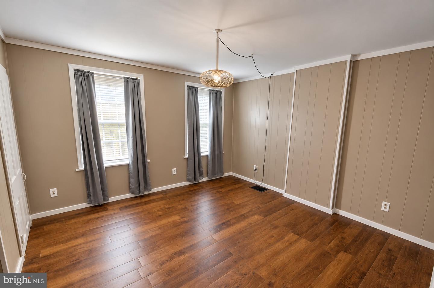 343 Penn St Property Photo 10