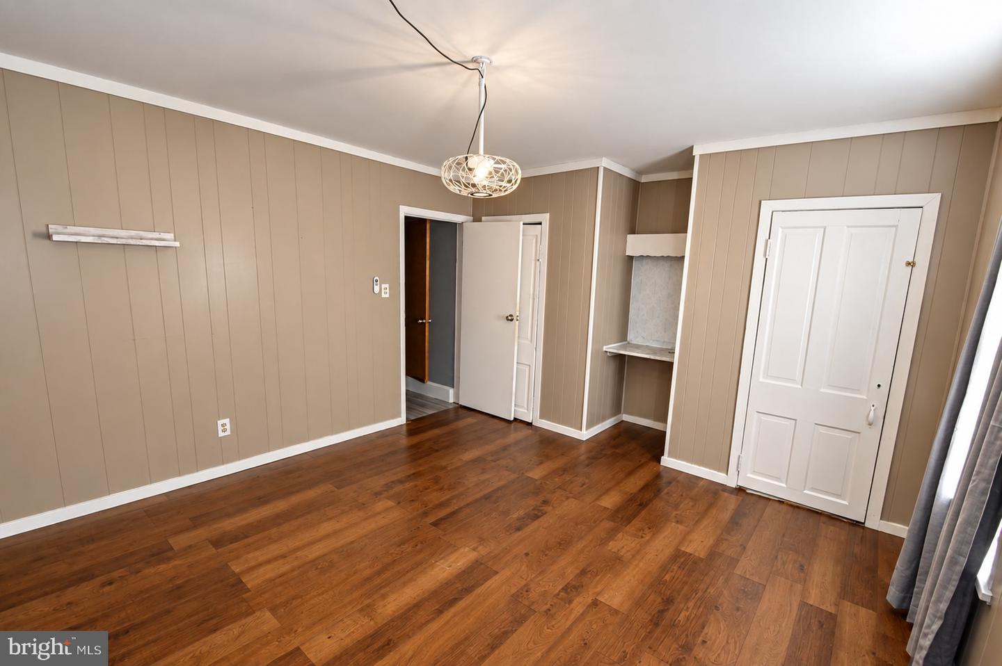 343 Penn St Property Photo 11