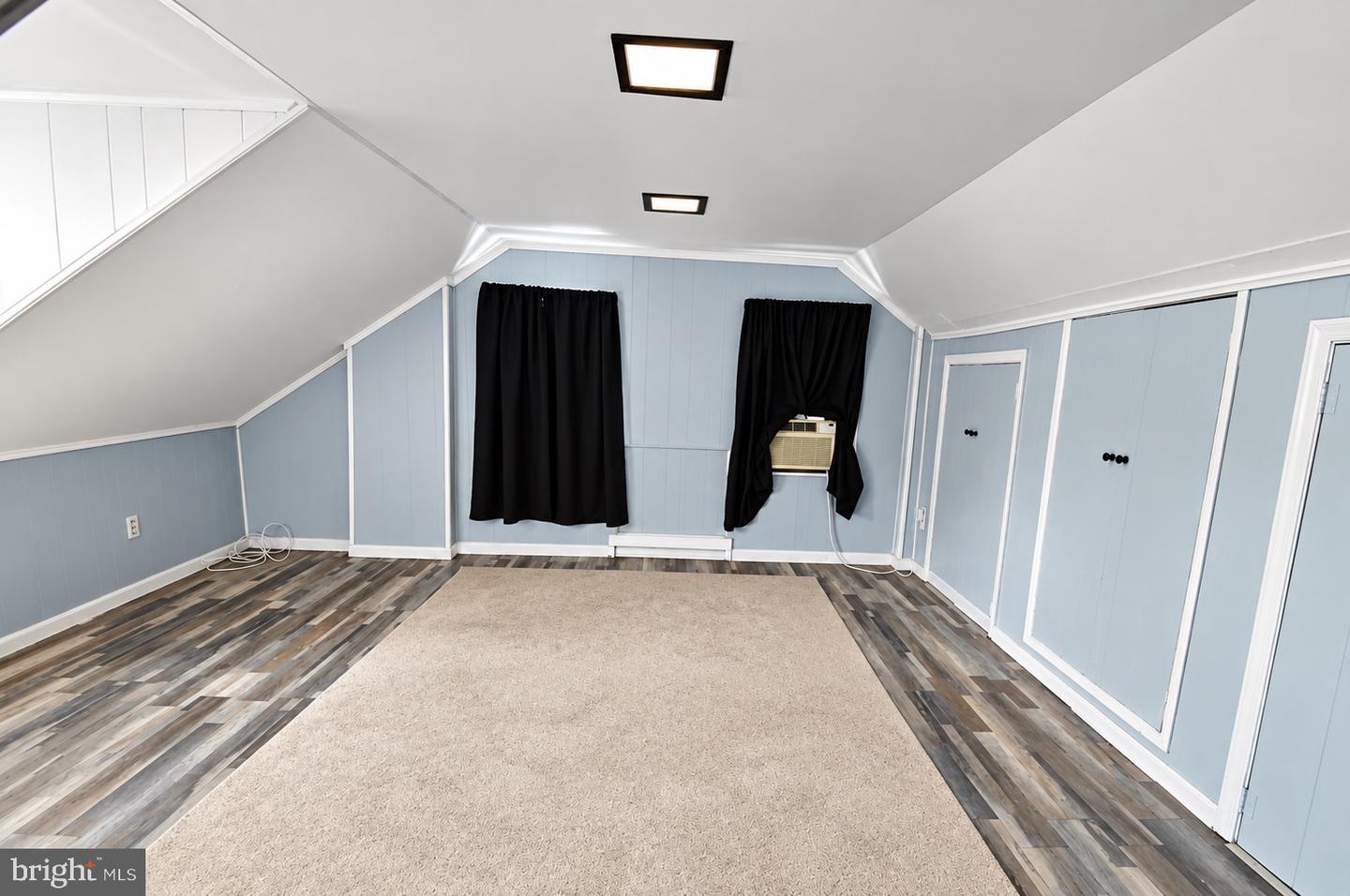343 Penn St Property Photo 17