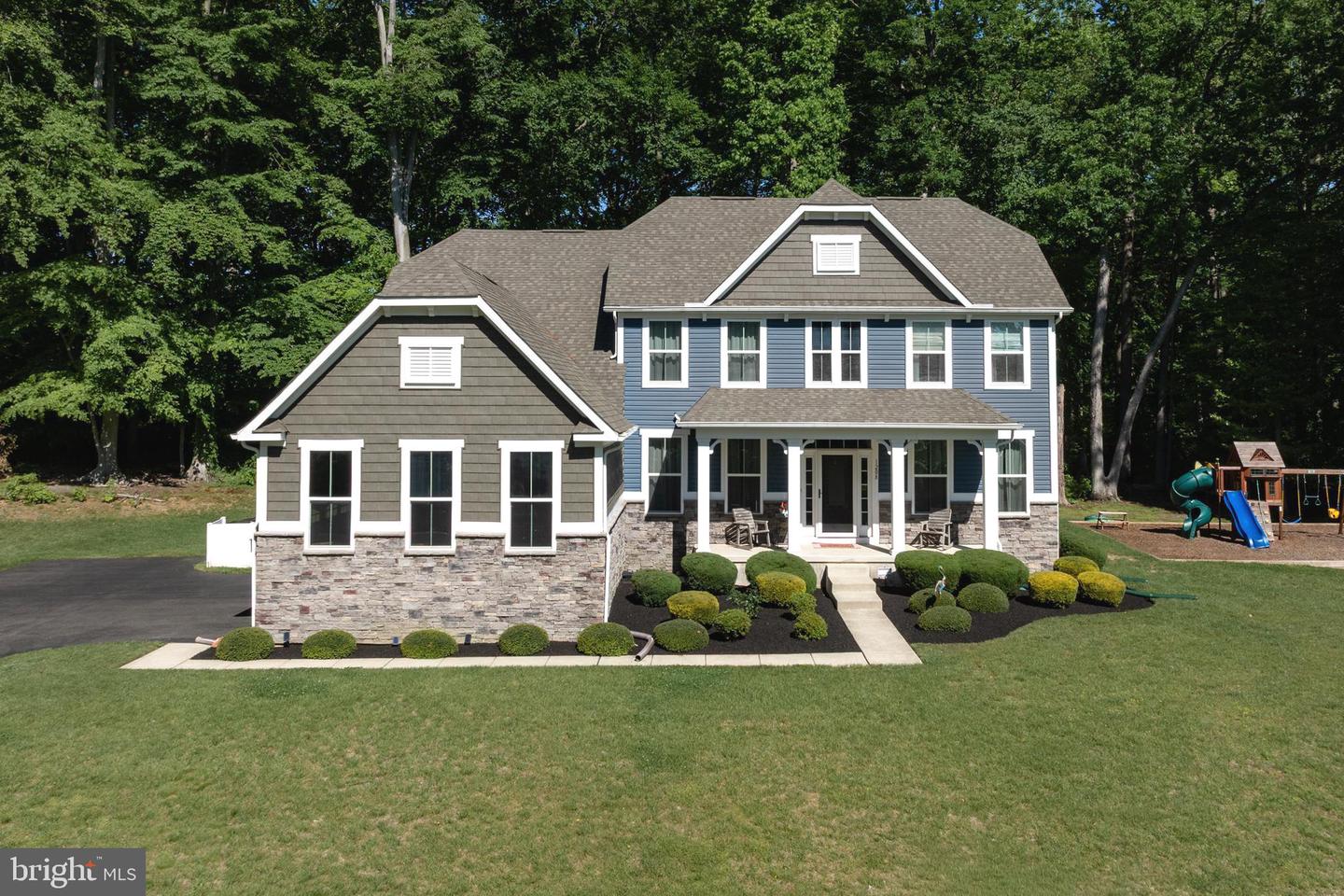1208 Peach Tree Ct Property Photo 2