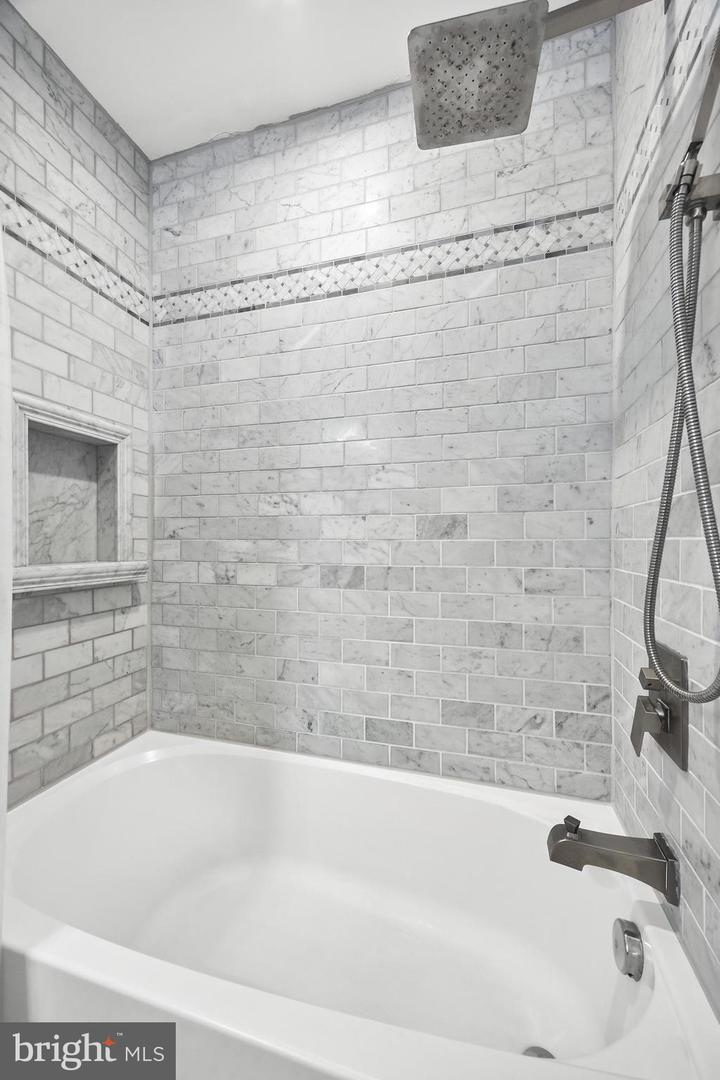 1208 Peach Tree Ct Property Photo 37
