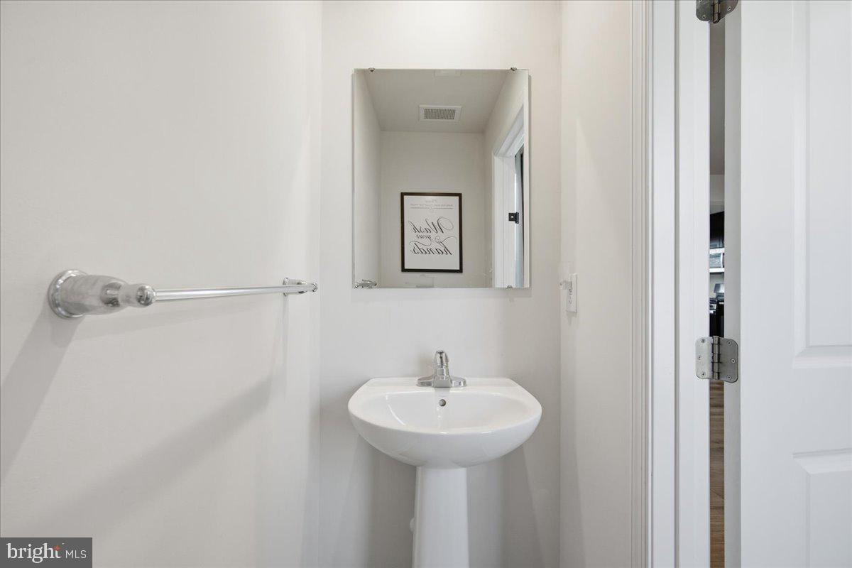 24-l Wendowski St Property Photo 17