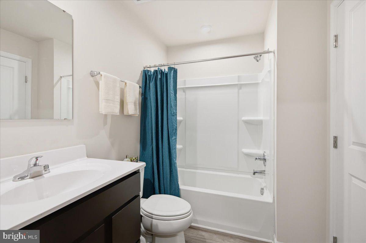 24-l Wendowski St Property Photo 20