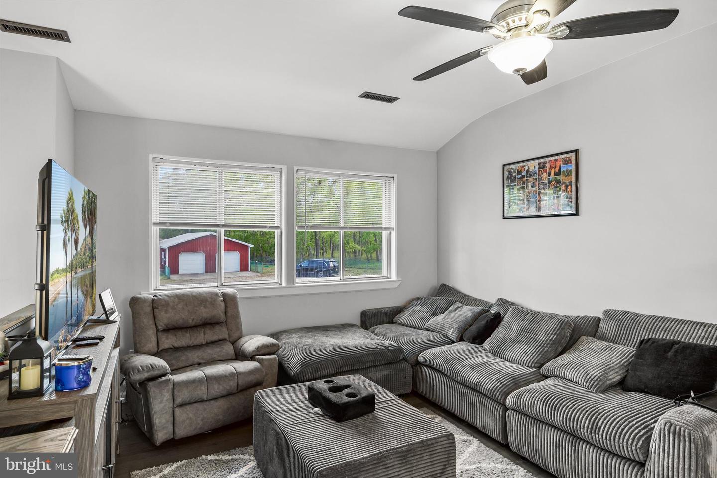 6 Missouri Ter Property Photo 4