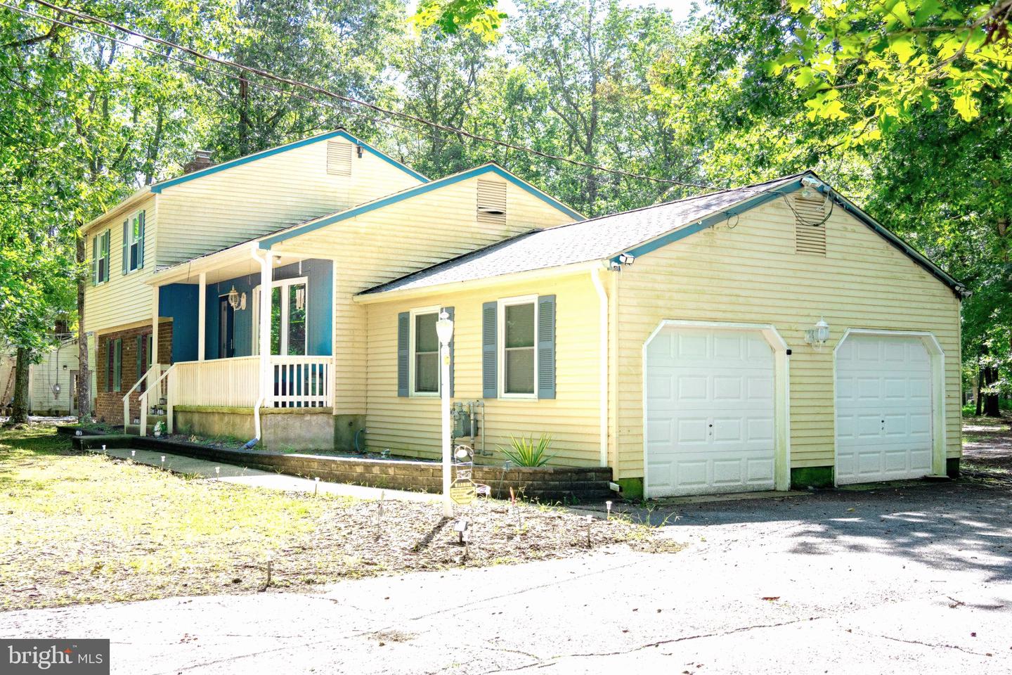 28 ELMWOOD DR Property Photo 1