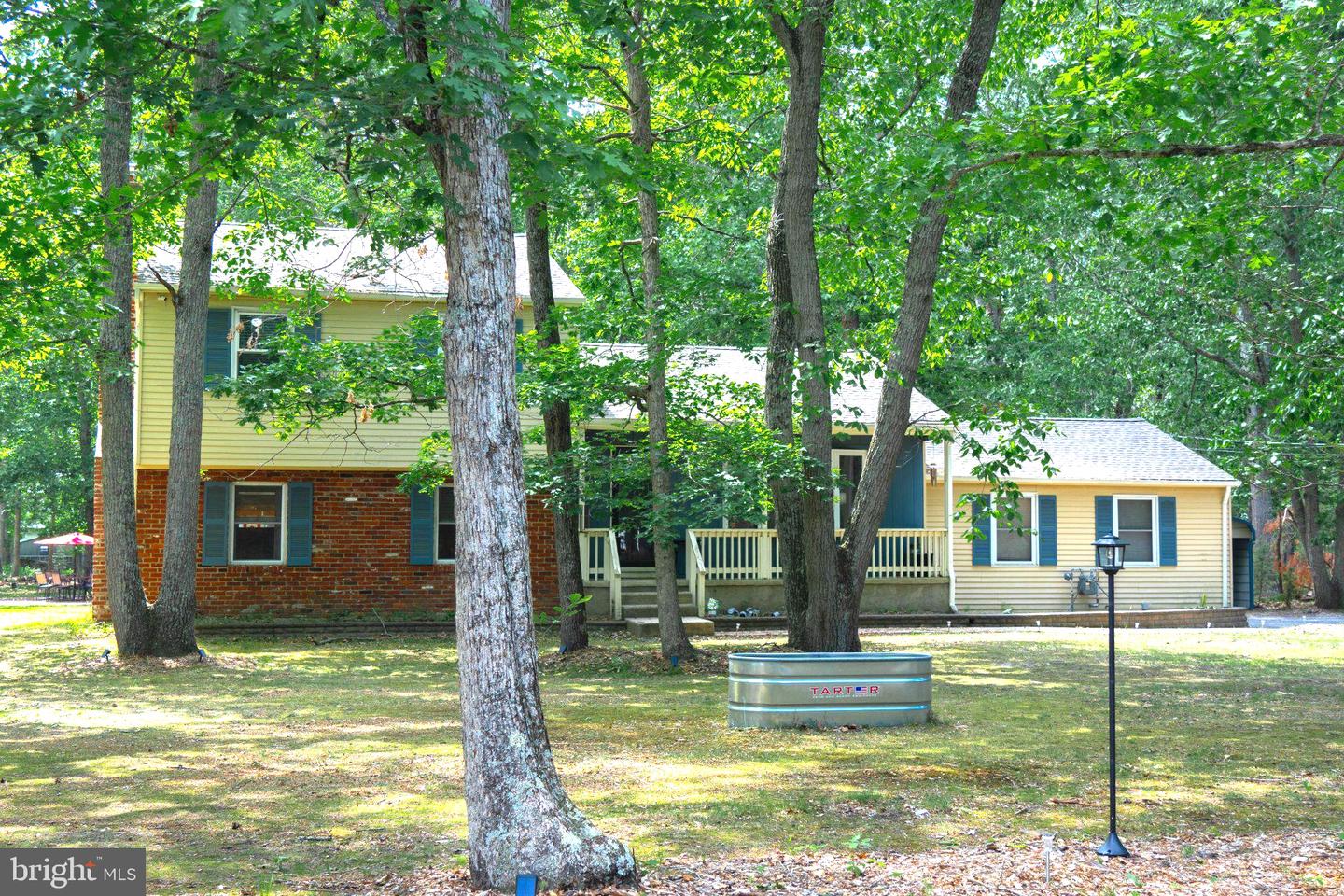 28 Elmwood Dr Property Photo 2