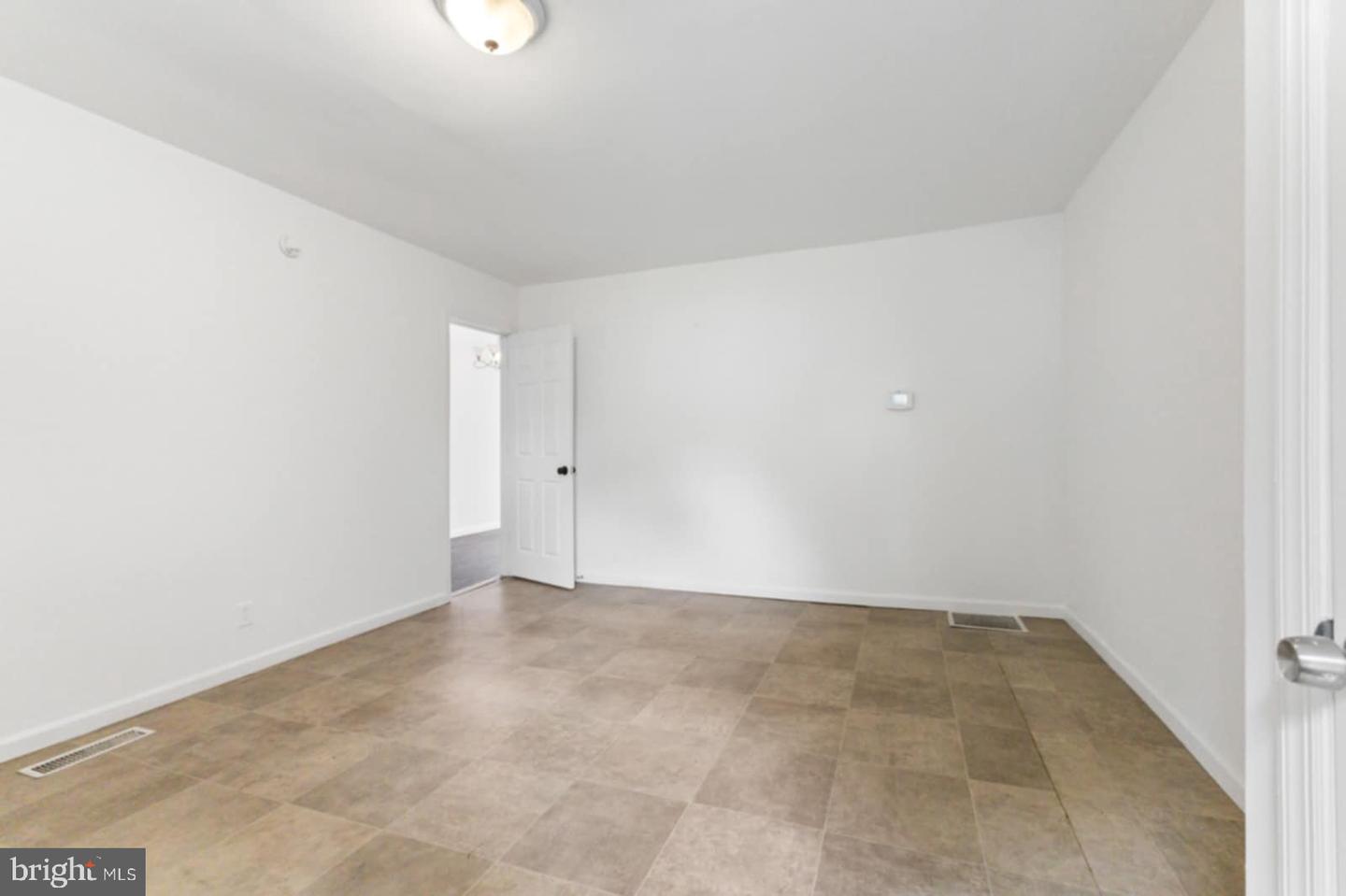211 Broad St Property Photo 4