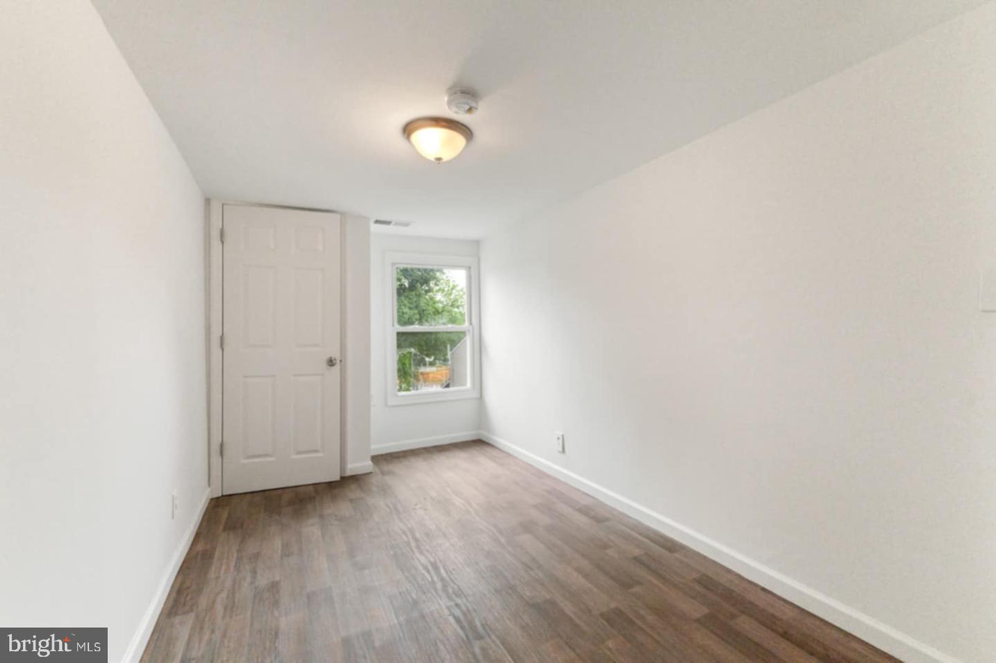 211 Broad St Property Photo 7