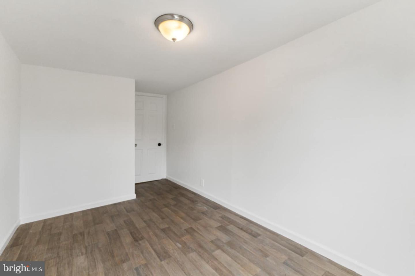 211 Broad St Property Photo 11