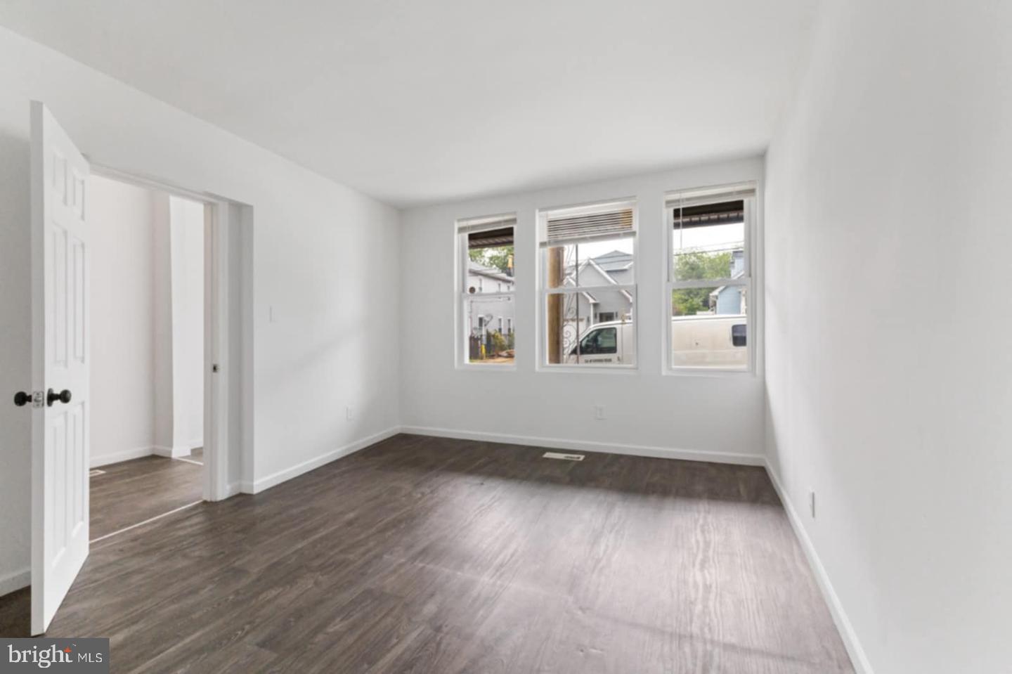 211 Broad St Property Photo 12