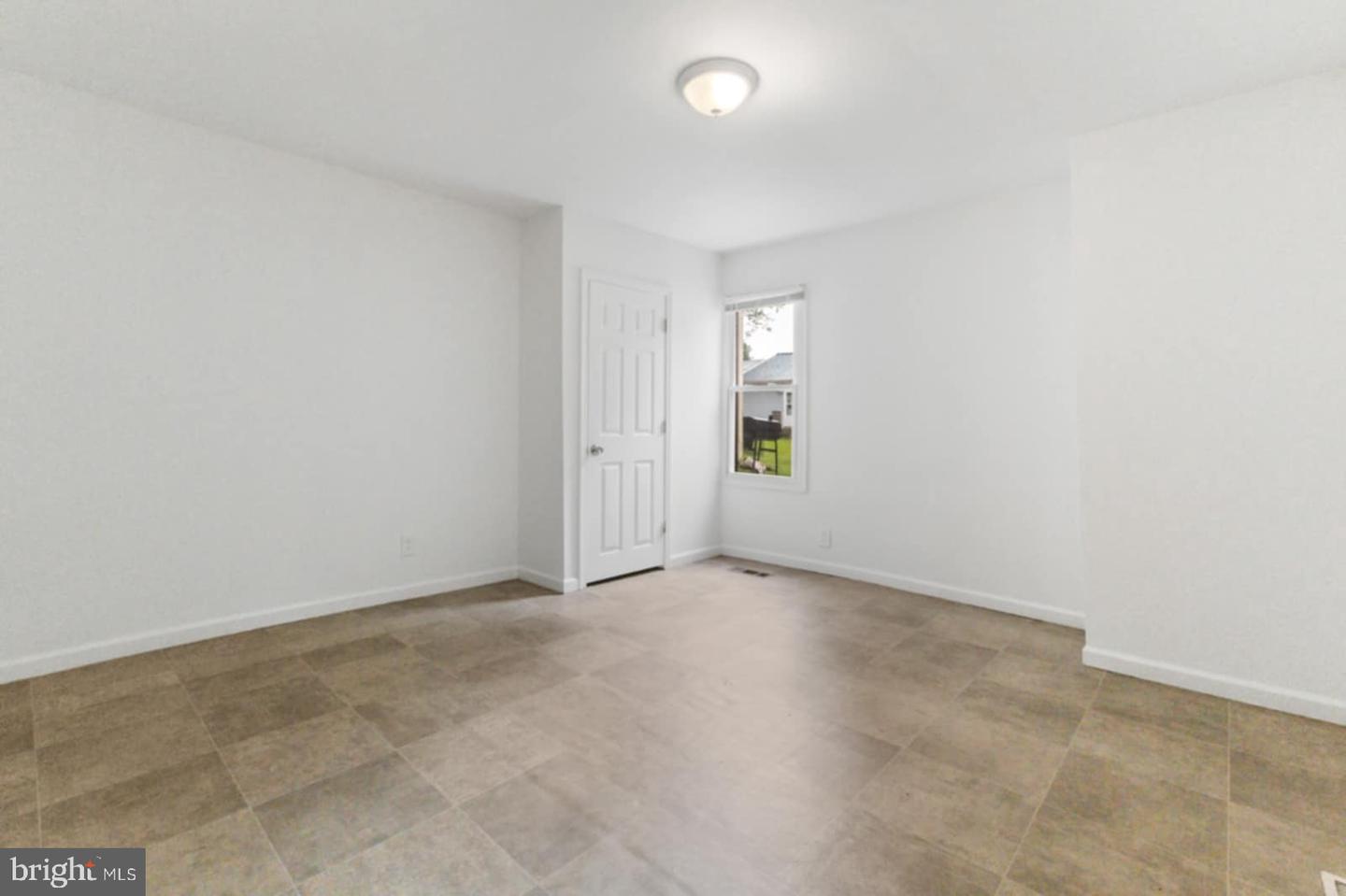 211 Broad St Property Photo 17