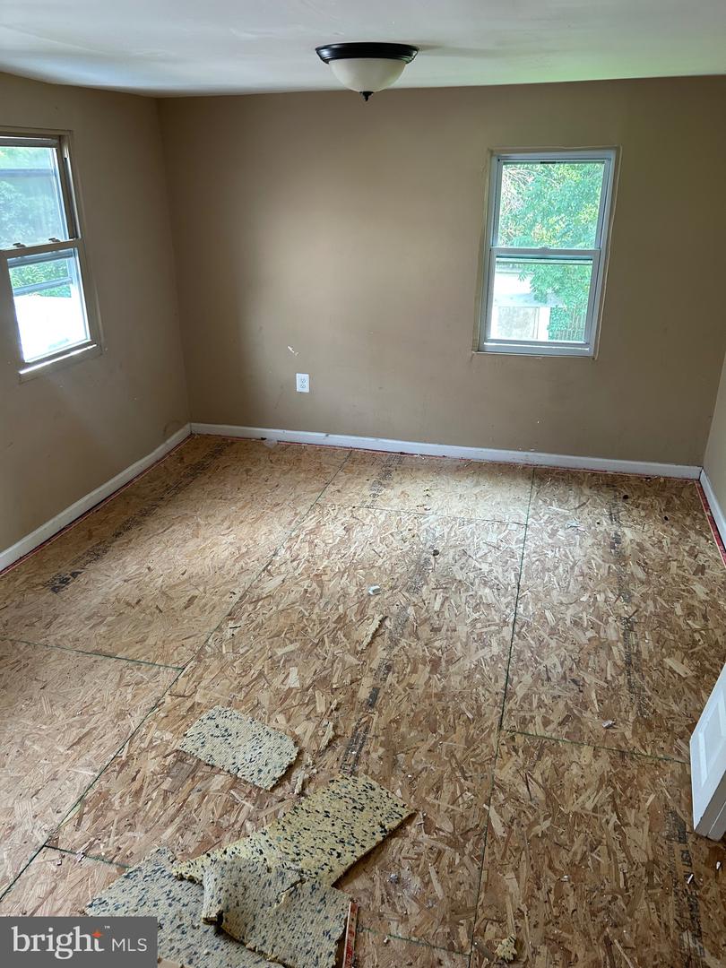111 Belmont St Property Photo 10