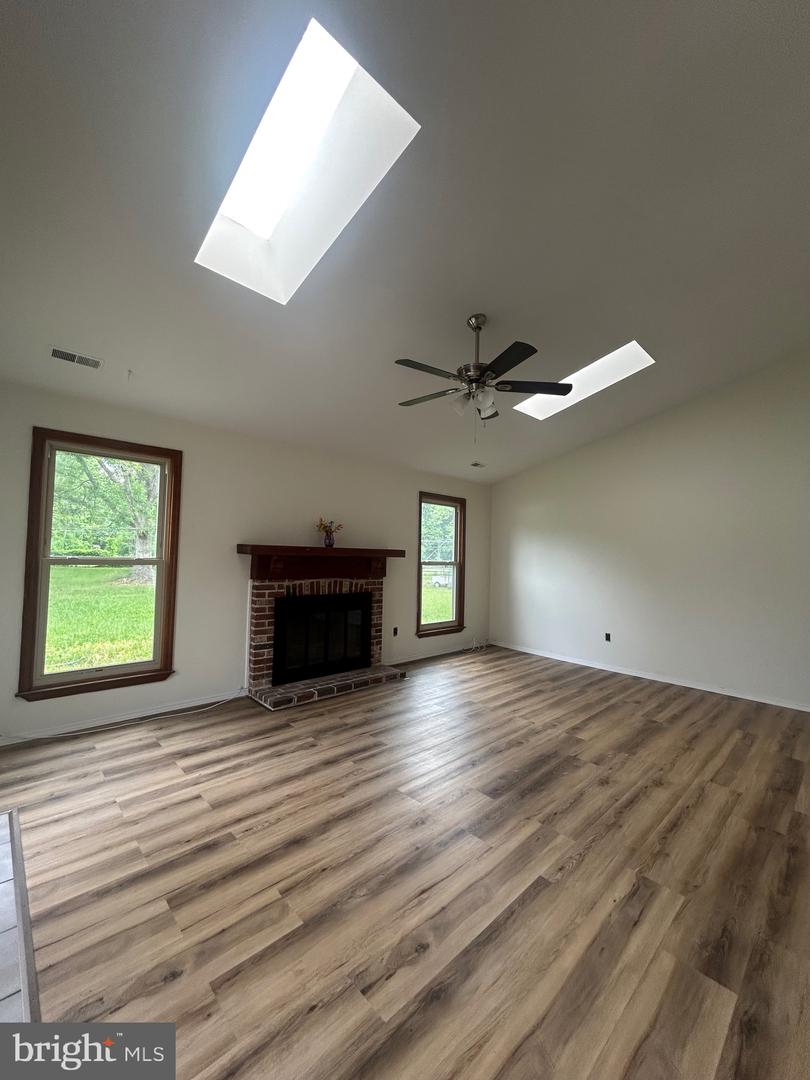 23 Lawrence Ln Property Photo 9