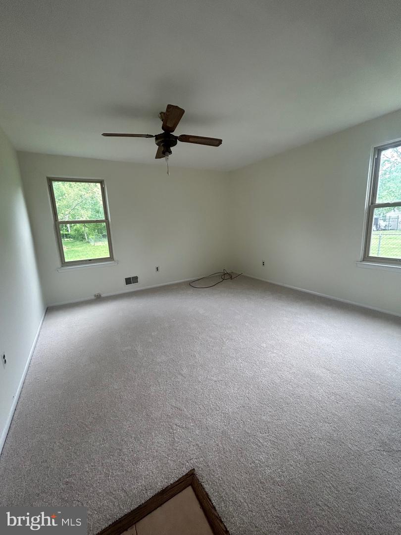 23 Lawrence Ln Property Photo 31