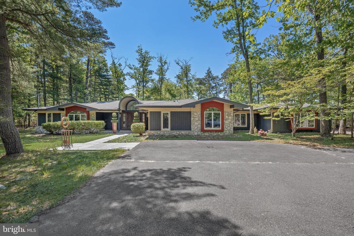 1 Braddocks Mill Ct Property Photo 1