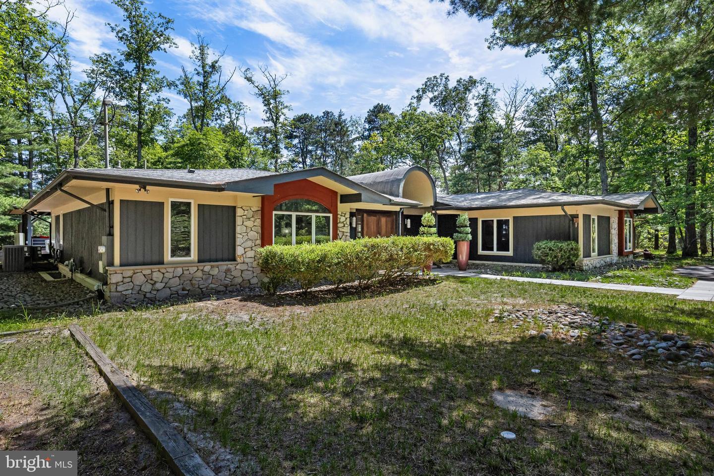 1 Braddocks Mill Ct Property Photo 4
