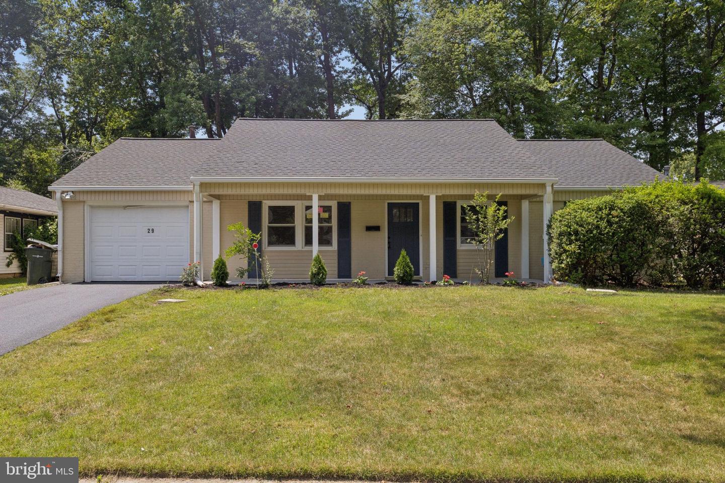 29 Executive Ln Property Photo 1