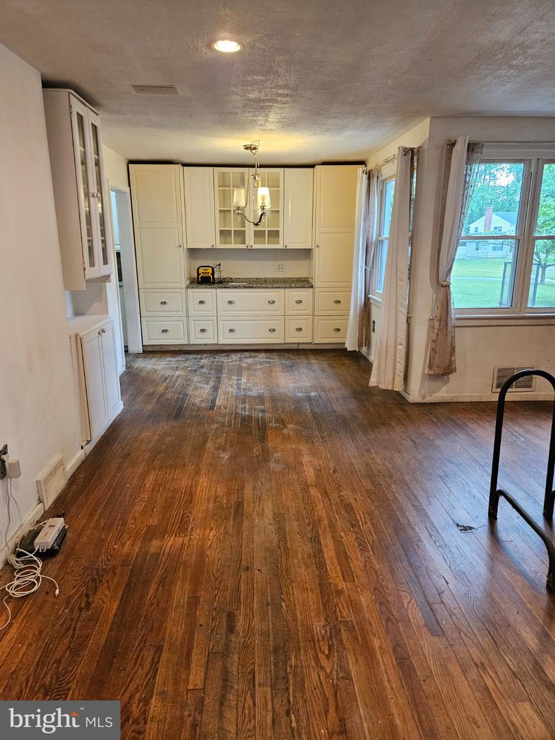 44 Devon Rd Property Photo 3