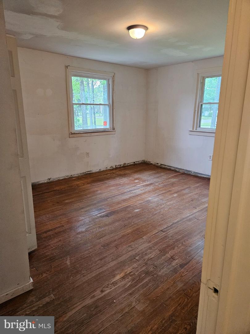 44 Devon Rd Property Photo 6