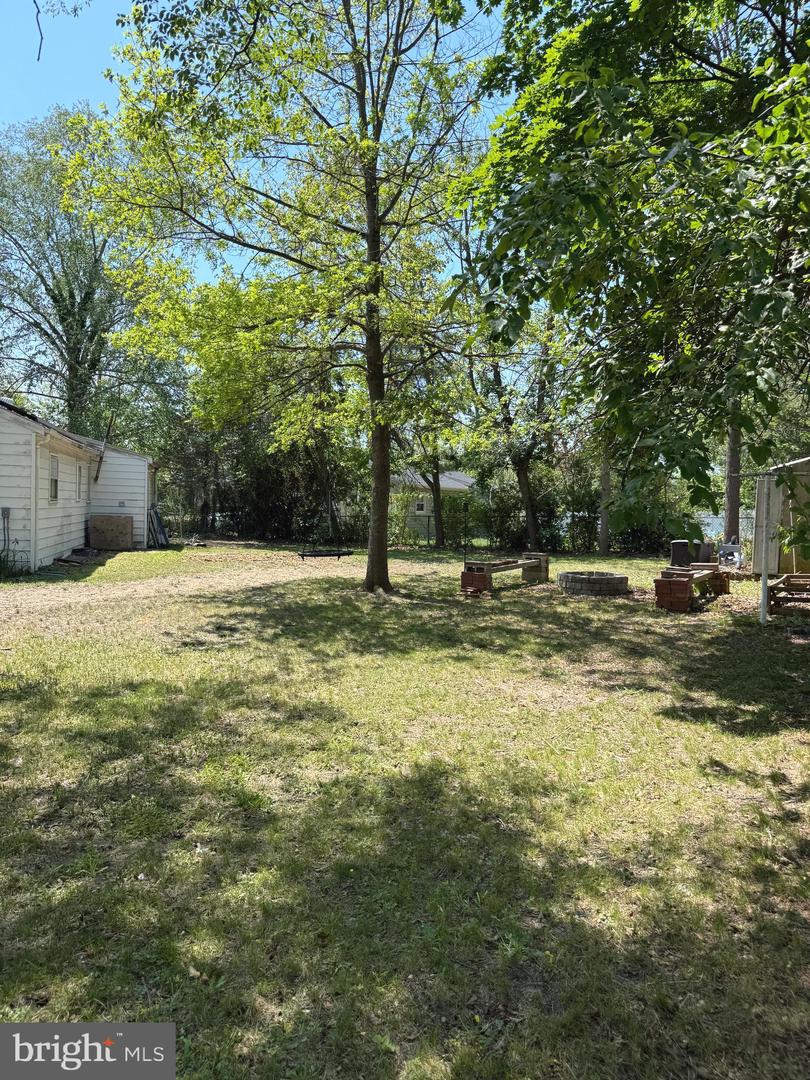 2 Spruce Blvd Property Photo 4