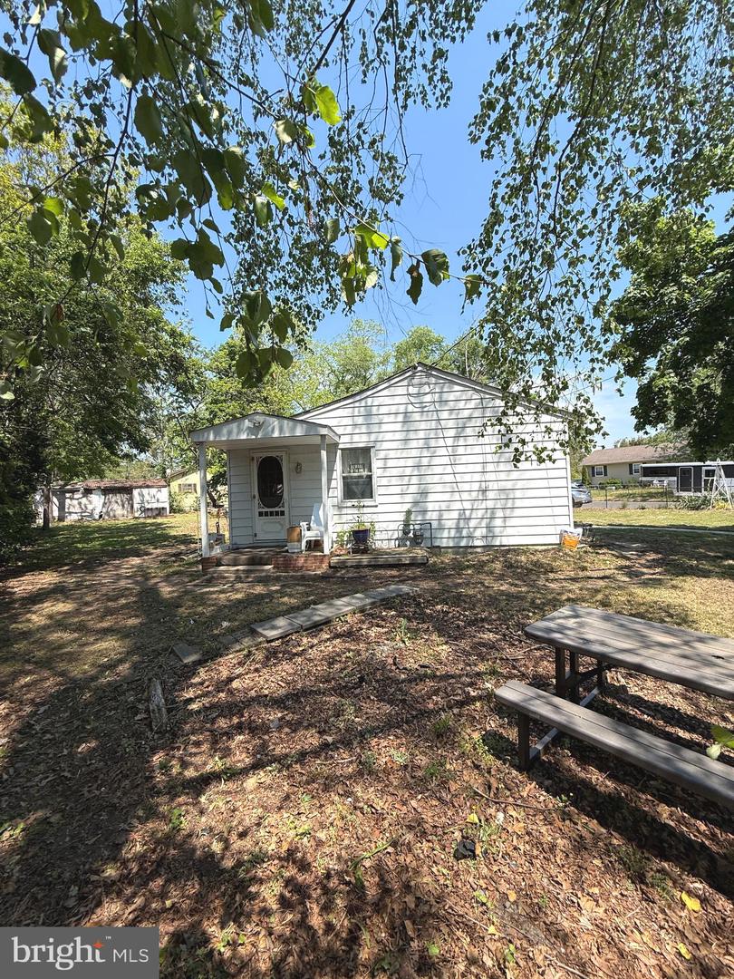 2 Spruce Blvd Property Photo 8
