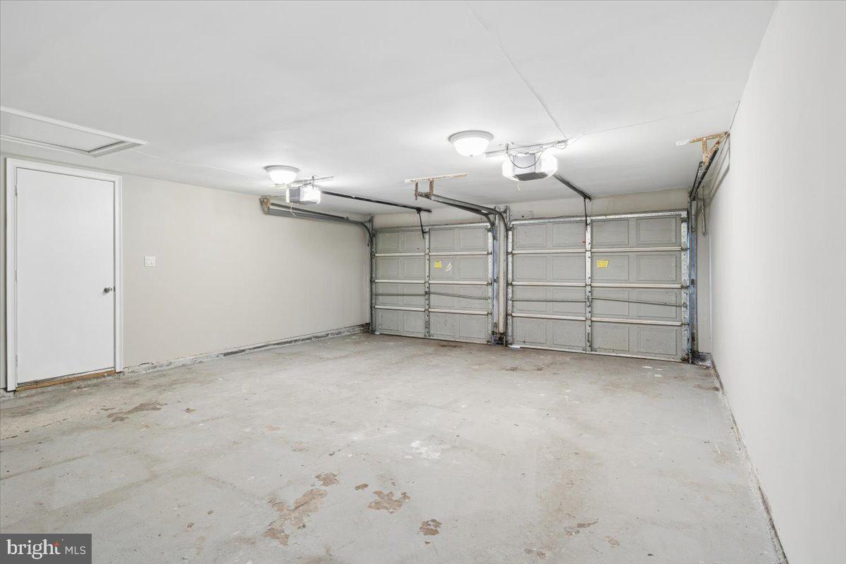 38 Gramercy Ln Property Photo 14