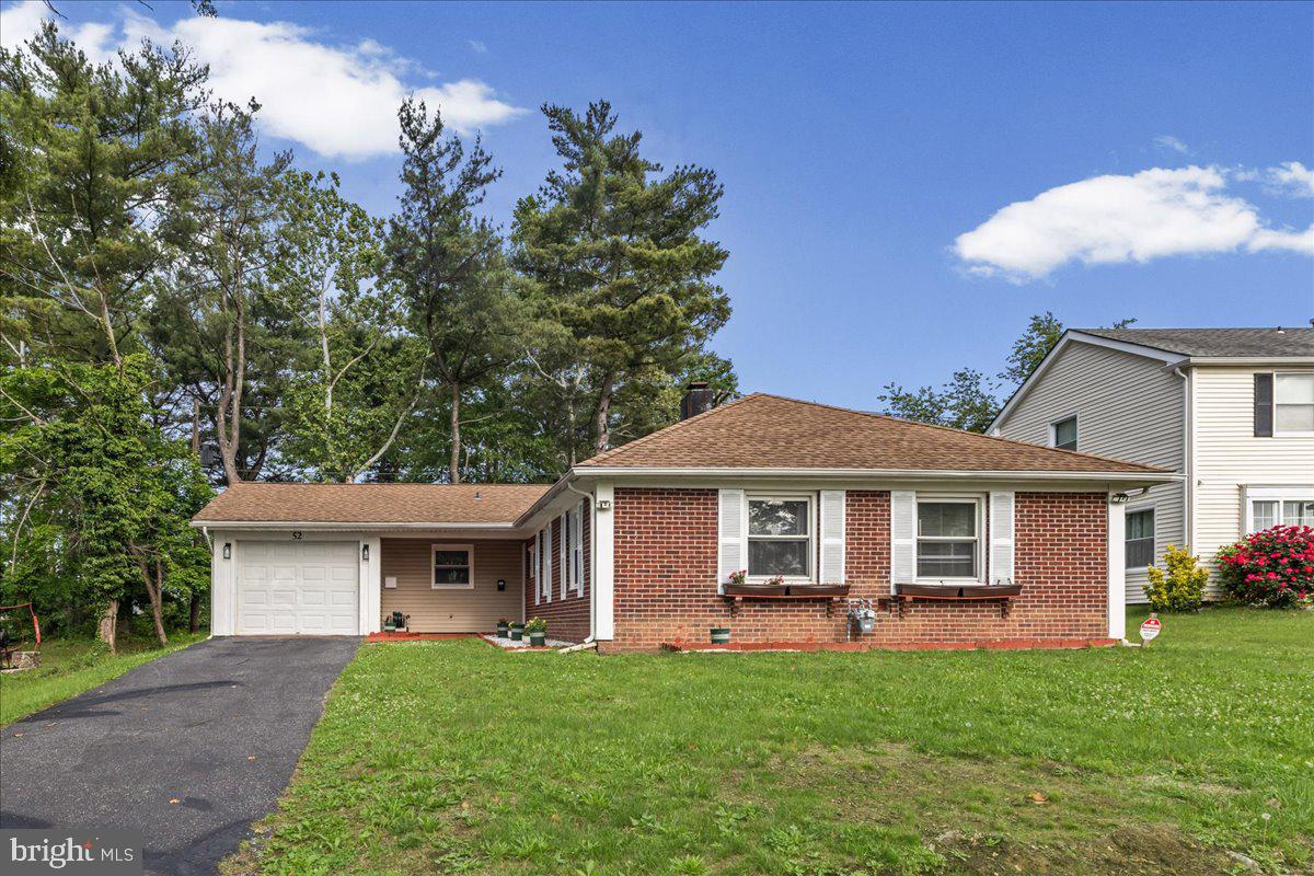 52 Pinafore Ln Property Photo 1