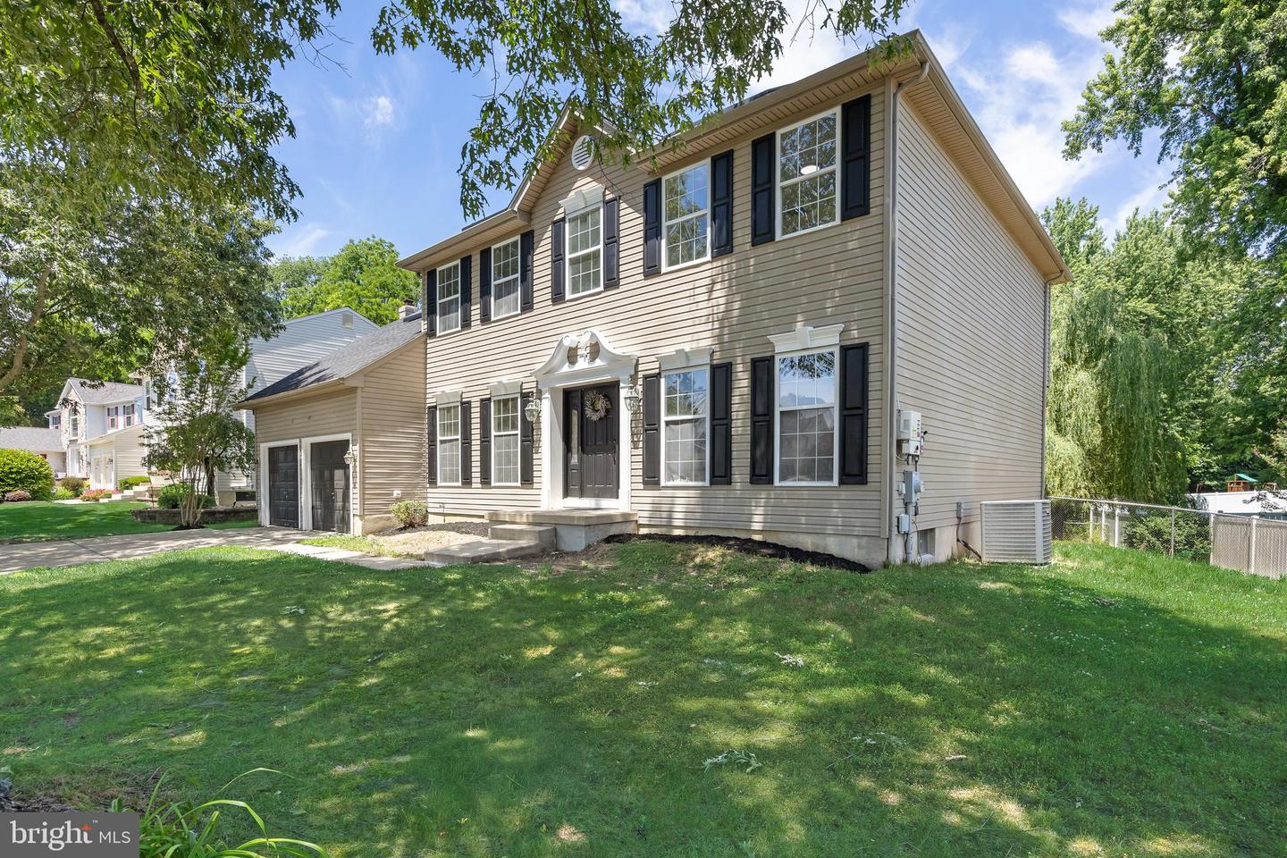 4 Black Pine Ln Property Photo 2