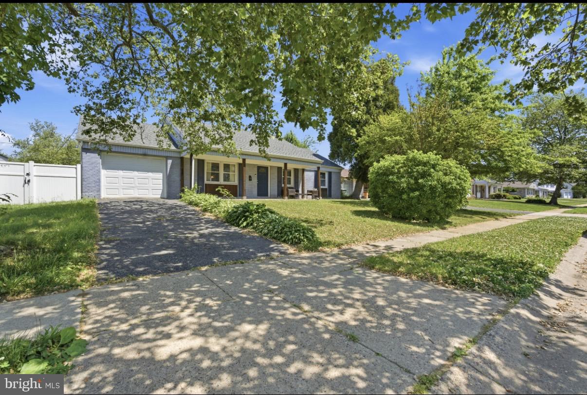 19 EARNSHAW LN Property Photo 1