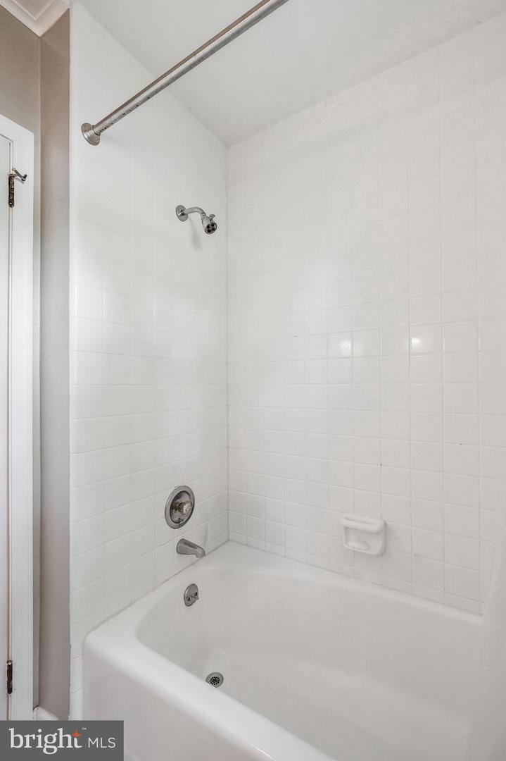 1445 Georgian Dr Property Photo 40