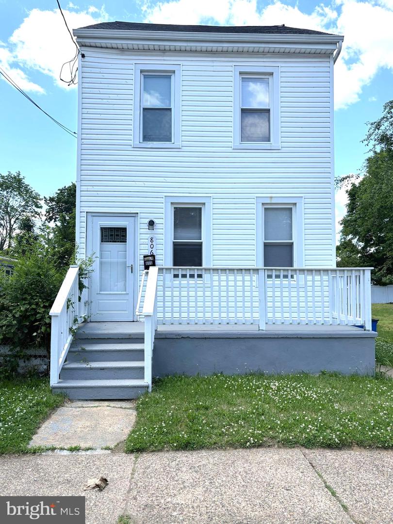 806 HIGH ST Property Photo 1