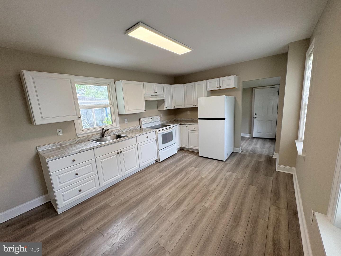 806 High St Property Photo 3