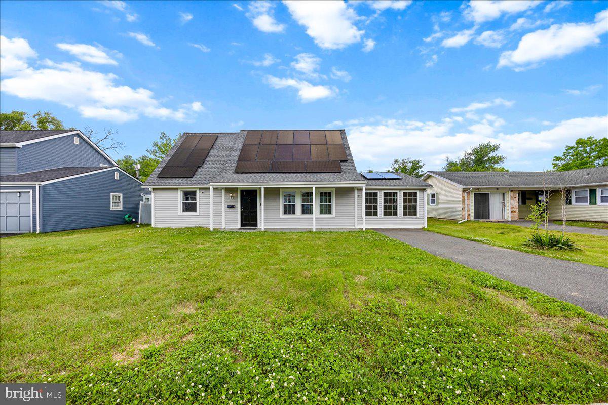 11 Hampton Ln Property Photo 1
