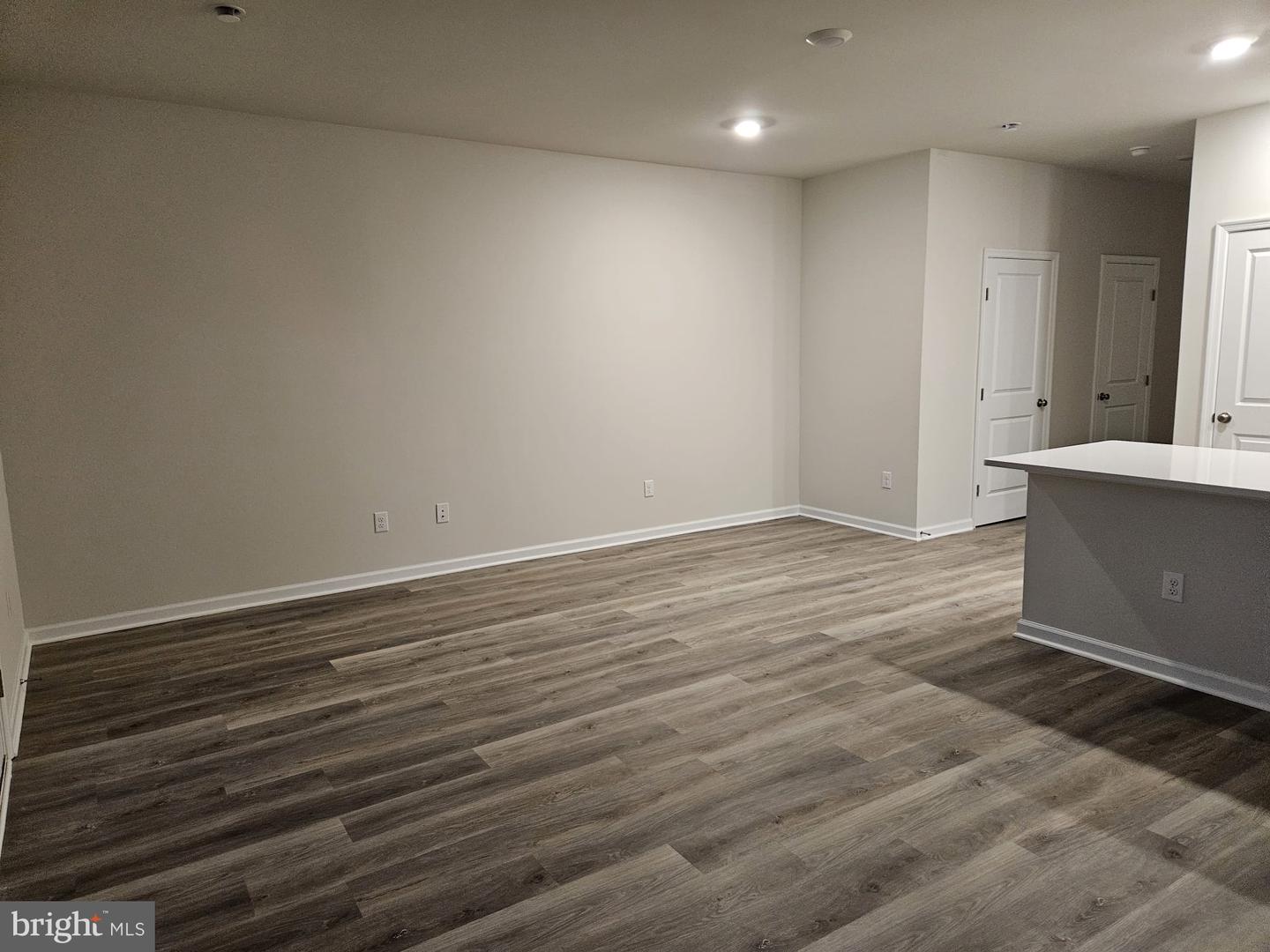 12 Eleanor Ln Property Photo 3