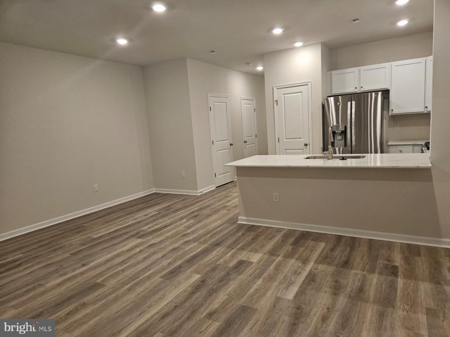12 Eleanor Ln Property Photo 6