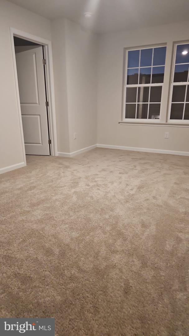 12 Eleanor Ln Property Photo 20