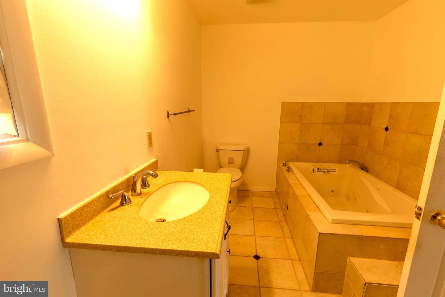 7 Lansdowne Rd Property Photo 7
